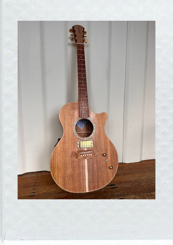 MAJELEN SIGNATURE EDITION COLE CLARK